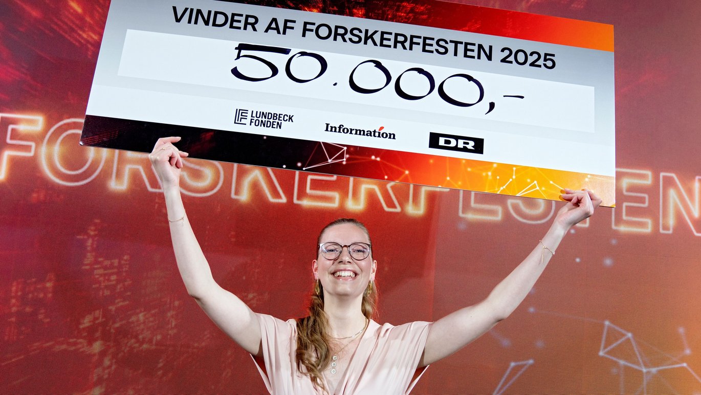 Nanna Møller Jensen took the victory home at Forskerfesten 2025 for her presentation on invisible protein clumps in Parkinson’s disease. With humor and confidence, she convinced both the judges and the audience in the nationwide science communication c Nanna Møller Jensen took the victory home at Forskerfesten 2025 for her presentation on invisible protein clumps in Parkinson’s disease. With humor and confidence, she convinced both the judges and the audience in the nationwide science communication competition.