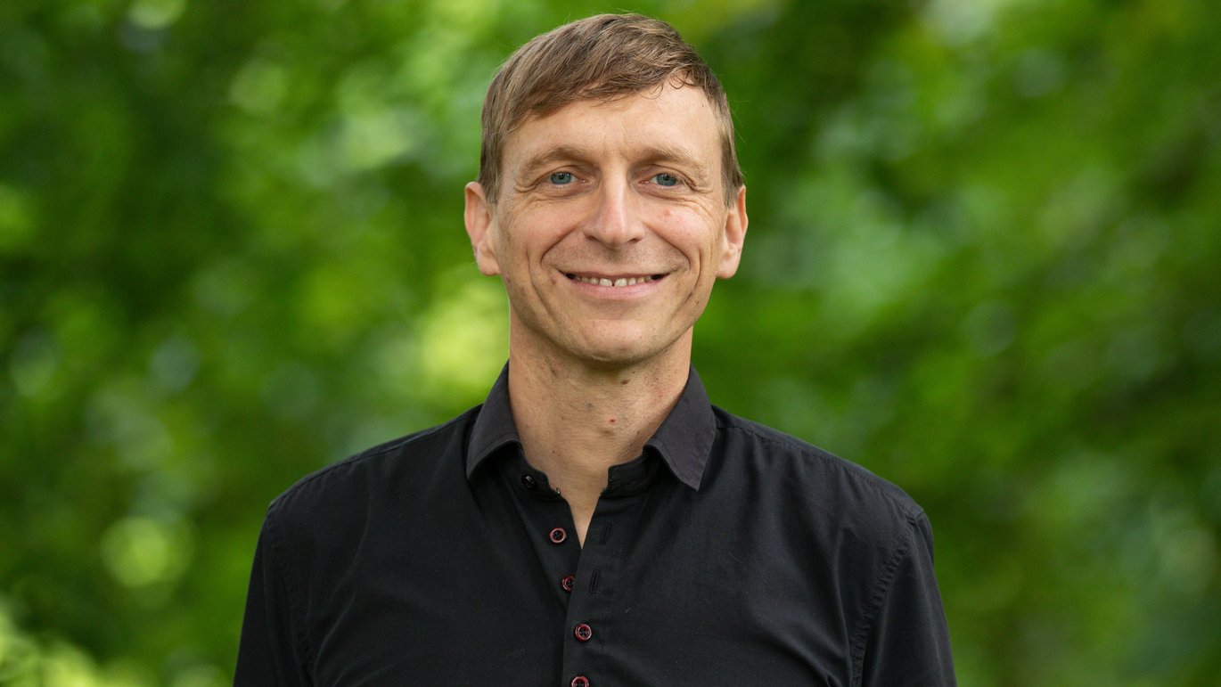 Sebastian Schlafer tiltræder sit professorat på Institut for Odontologi og Oral Sundhed den 1. september 2023.