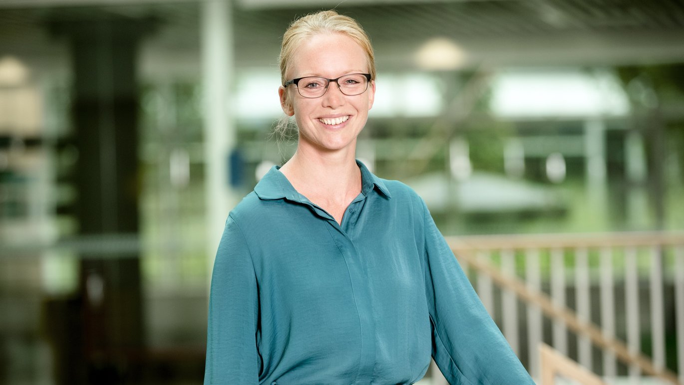 Louise Bruun Thingholm fra Institut for Klinisk Medicin modtager en bevilling fra Danmarks Frie Forskningsfond til sin forskning i tarmens mikrobiom og behandling af leddegigt.