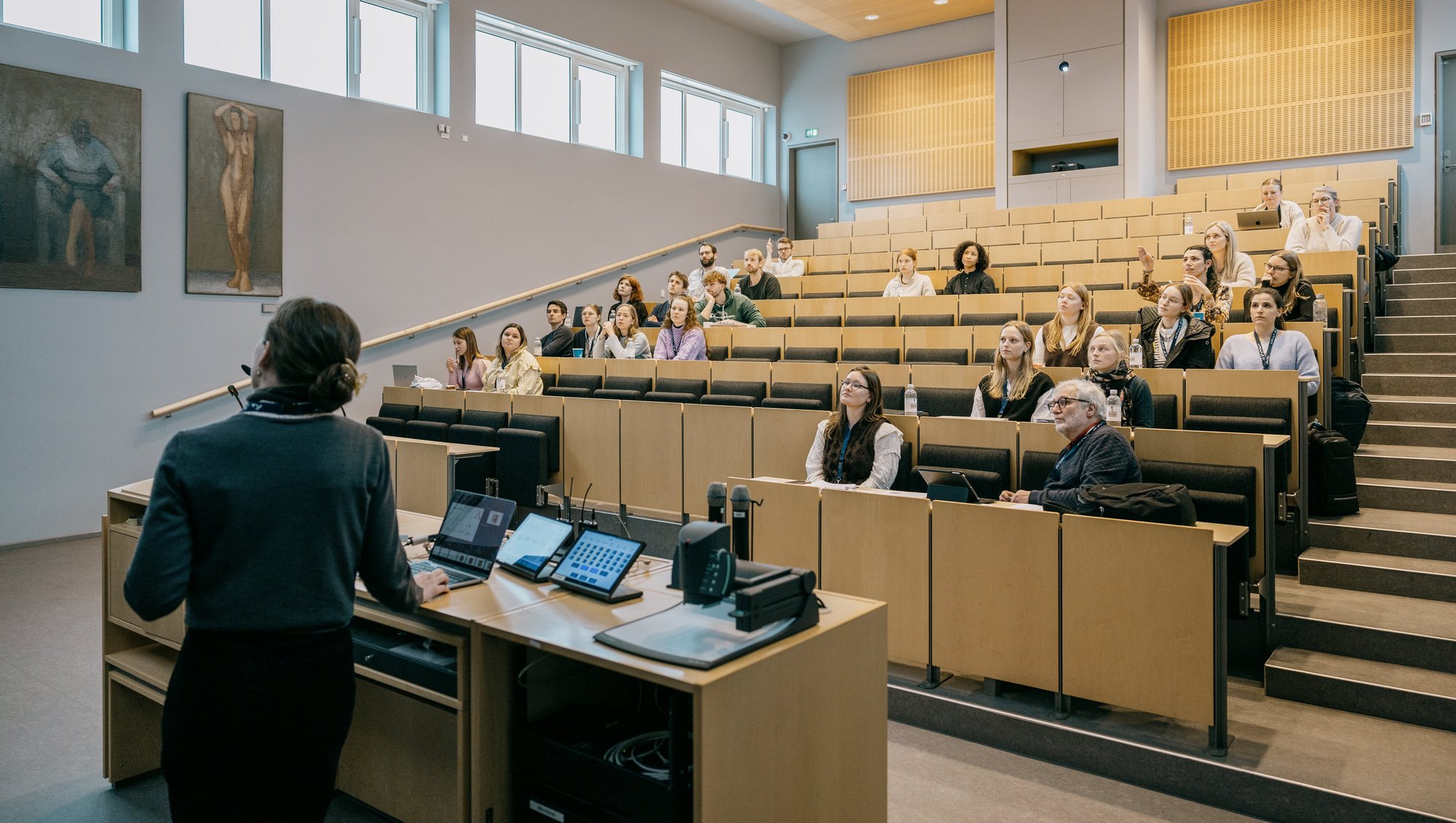 Throughout the day, a variety of pitches, flashtalks and oral sessions can be experienced around the faculty. Photo: Jens Hartmann Schmidt, AU Photo.
