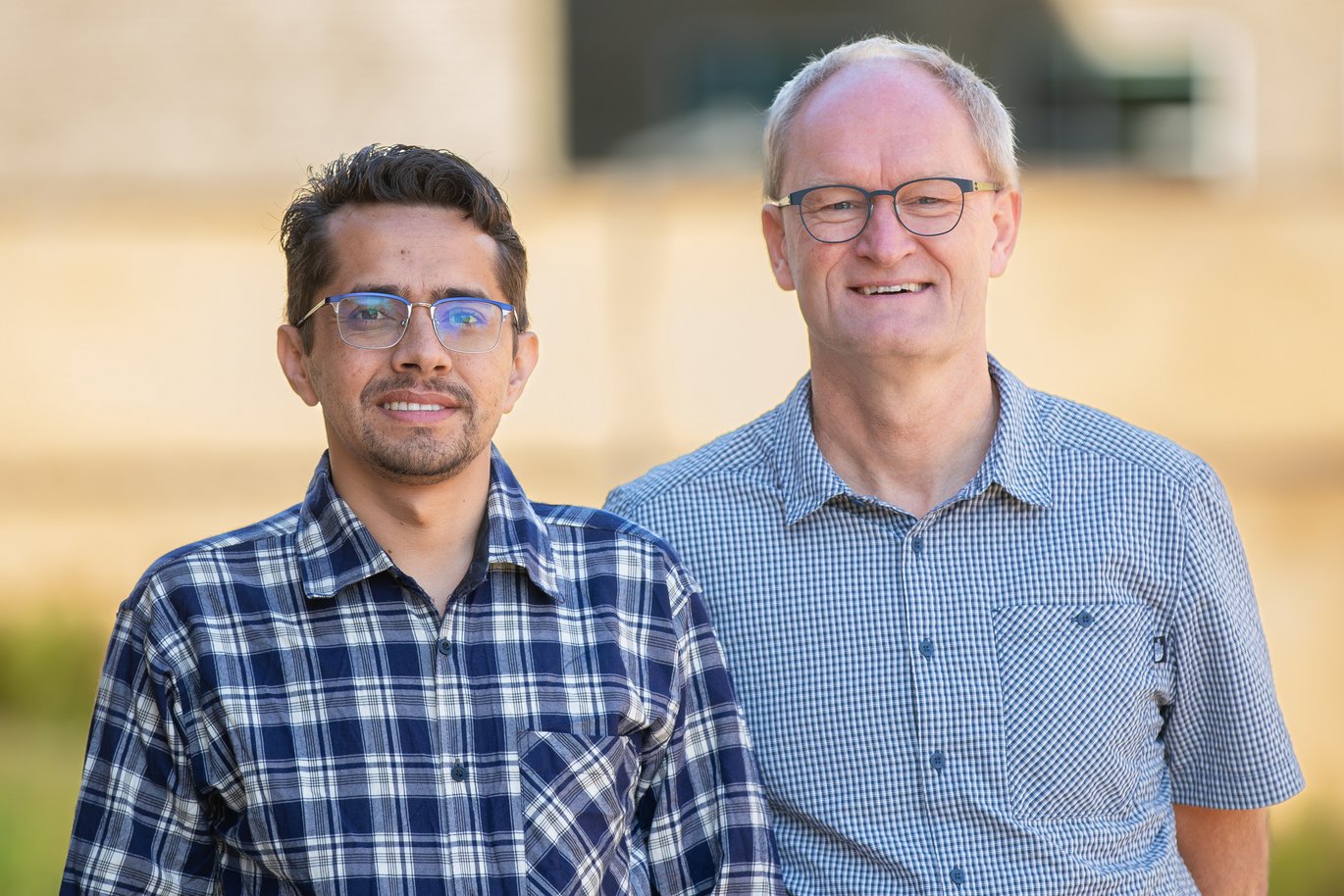 Dansk Røde Kors er hovedansøger på bevillingen fra Novo Nordisk Fonden på 4.905.266 kroner. Per Kallestrup og Tara Ballav Adhikari får 1.049.515 kroner til deres del af projektet.