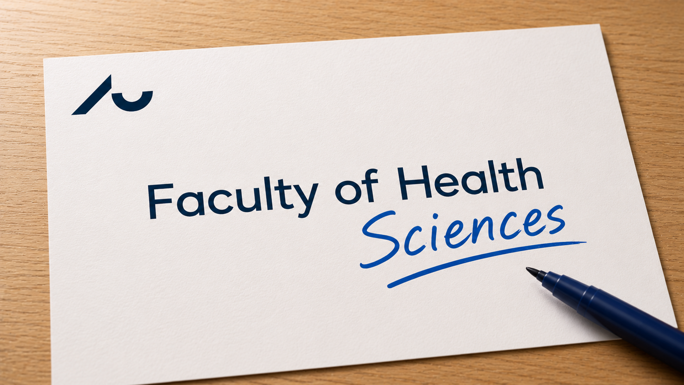 Et enkelt ord er kommet til. Health bliver til Faculty of Health Sciences – et navn, der tydeligere afspejler fakultetets sundhedsvidenskabelige profil.