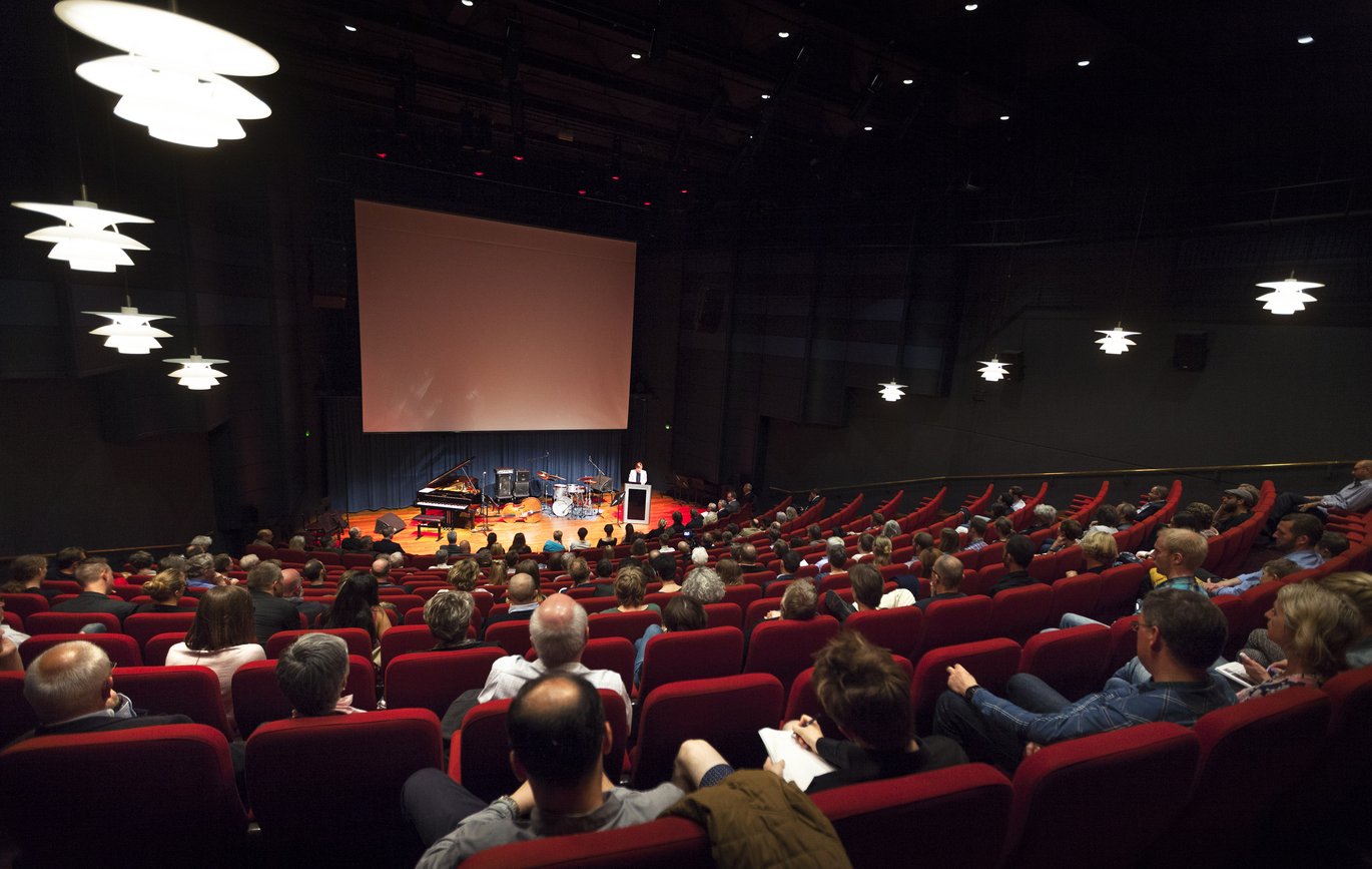 Mere end 150 personer deltog i åbningsceremonien i den lille sal i Musikhuset i Aarhus.