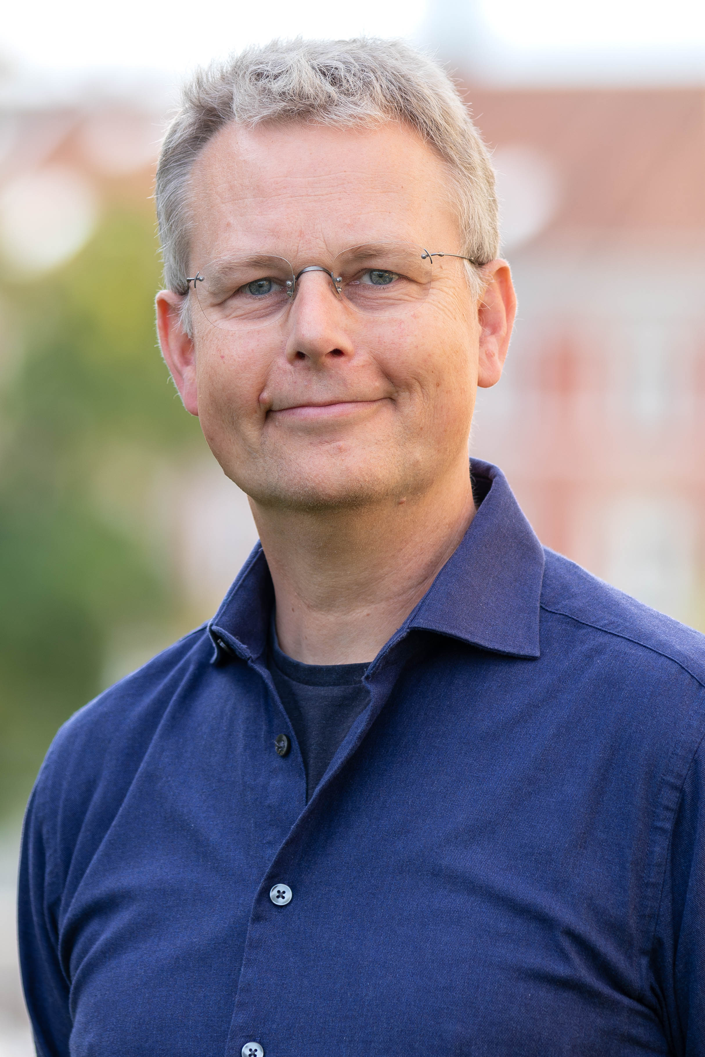 Portrætfoto af den nye professor Jakob Grove